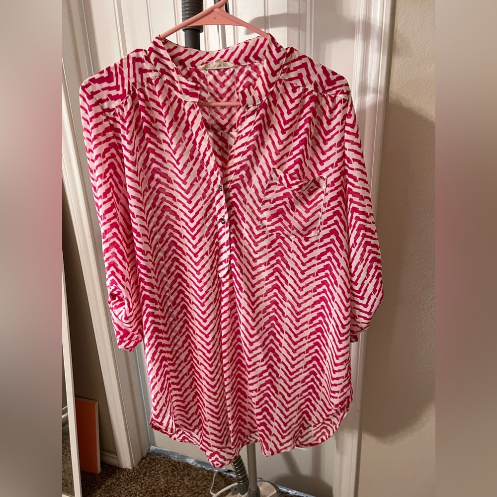pink & white top
